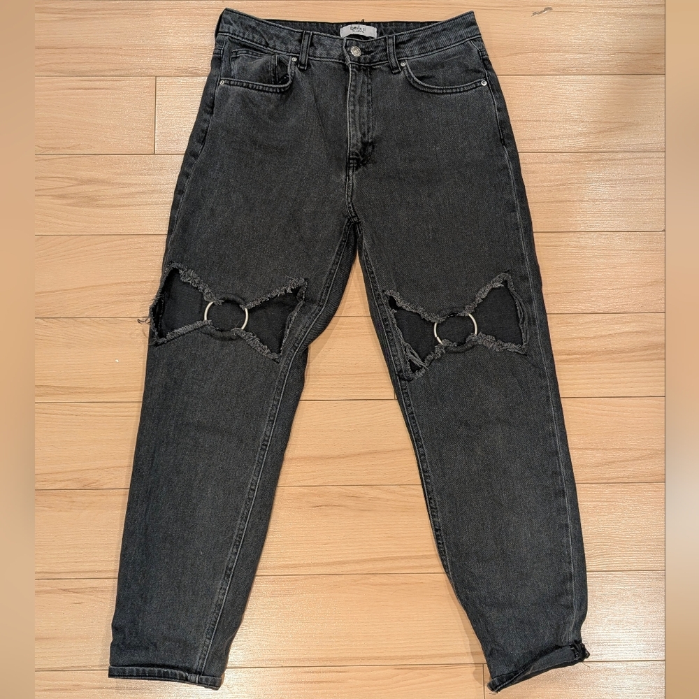 Black Distressed Women's Jeans